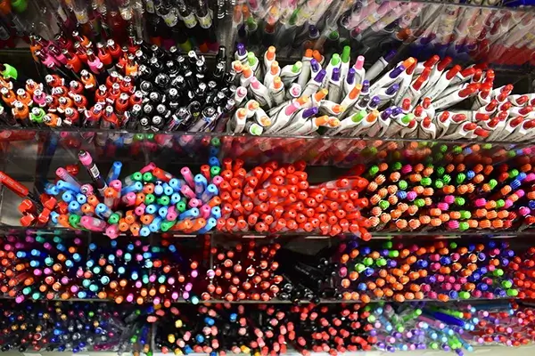 customized plastic pens in bulk quantity